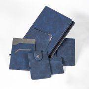 Ежедневник недатированный Solas, формат А5, с магнитом темно-синий, кремовый блок в линейку Темно-синий