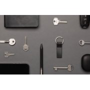 Брелок Luxury из полиуретана и переработанного цинка RCS