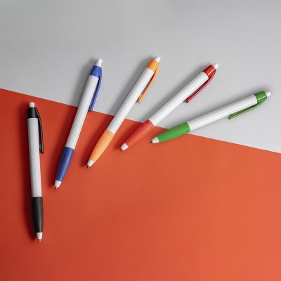 Ручка шариковая N9 с грипом Белый арт. 22809/01/15 Ручка шариковая N9 с грипом Белый арт. 22809/01/15