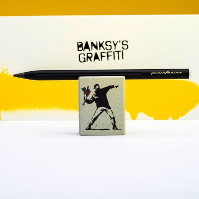 Набор Pininfarina Banksy Метатель цветов: карандаш SMART с бетонной подставкой