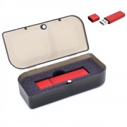 Флешка Loon 16 Гб в футляре, красная арт. 3027.05.02 Флешка Loon 16 Гб в футляре, красная арт. 3027.05.02