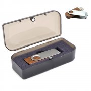 Флешка Twist wood 16 Гб в футляре, wooden color арт. 3013.11.02 Флешка Twist wood 16 Гб в футляре, wooden color арт. 3013.11.02