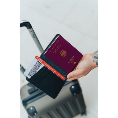 Обложка для паспорта Travelfinder с технологией Find My арт. P301.5601