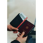 Обложка для паспорта Travelfinder с технологией Find My