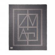 Плед VINGA Monogram из переработанного полиэстера GRS, 170x130 см