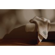 Плед VINGA Monogram из переработанного полиэстера GRS, 170x130 см