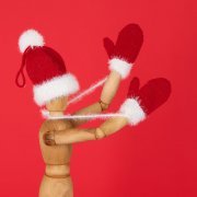 Подвеска на елку «Вьюшка», варежки, красная