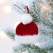 Подвеска на елку «Вьюшка», шапочка, красная