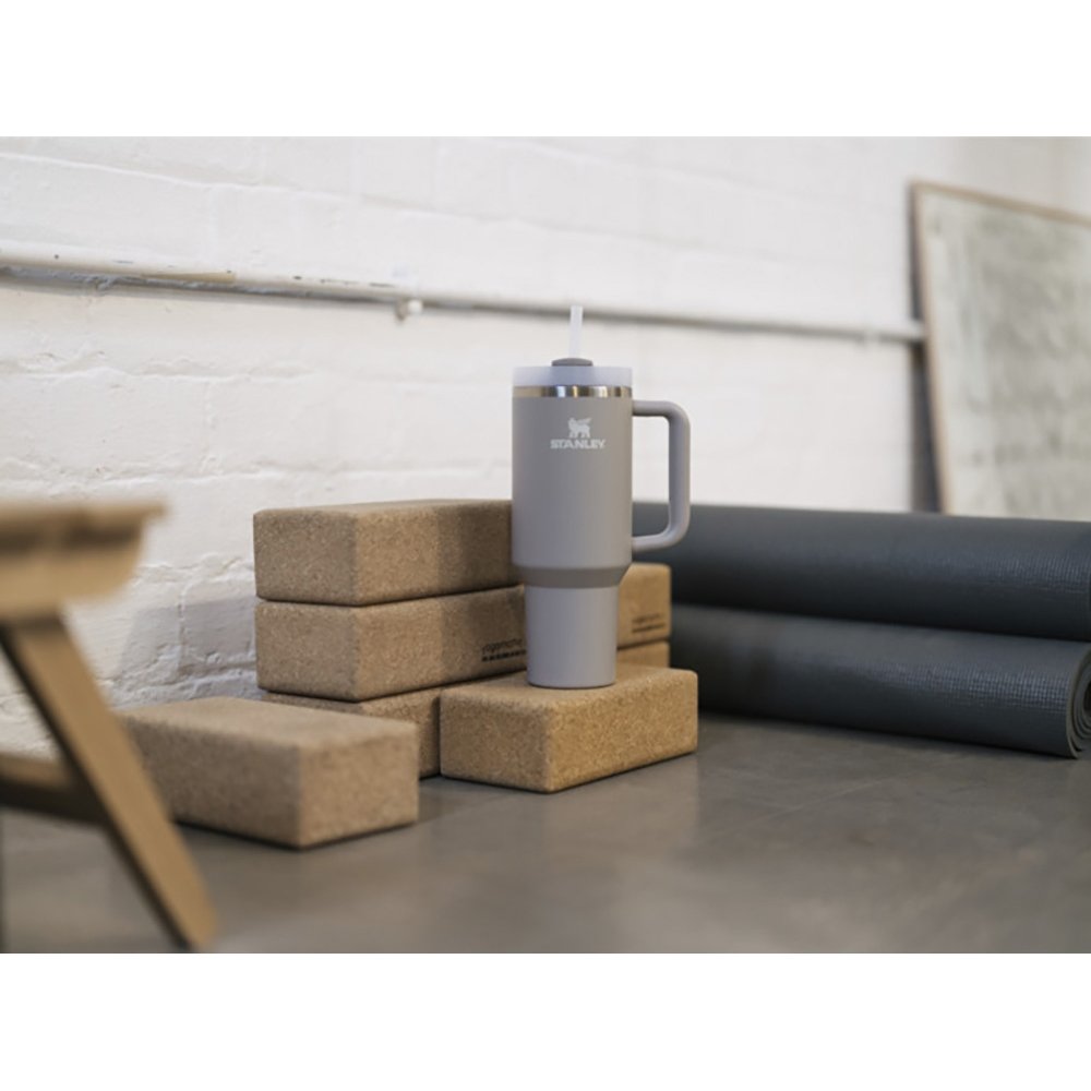 Стакан Stanley Quencher H2.0, 1,2 л арт. 10083480 Стакан Stanley Quencher H2.0, 1,2 л арт. 10083480