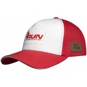 Коробка с образцами бейсболок из переработанных материалов