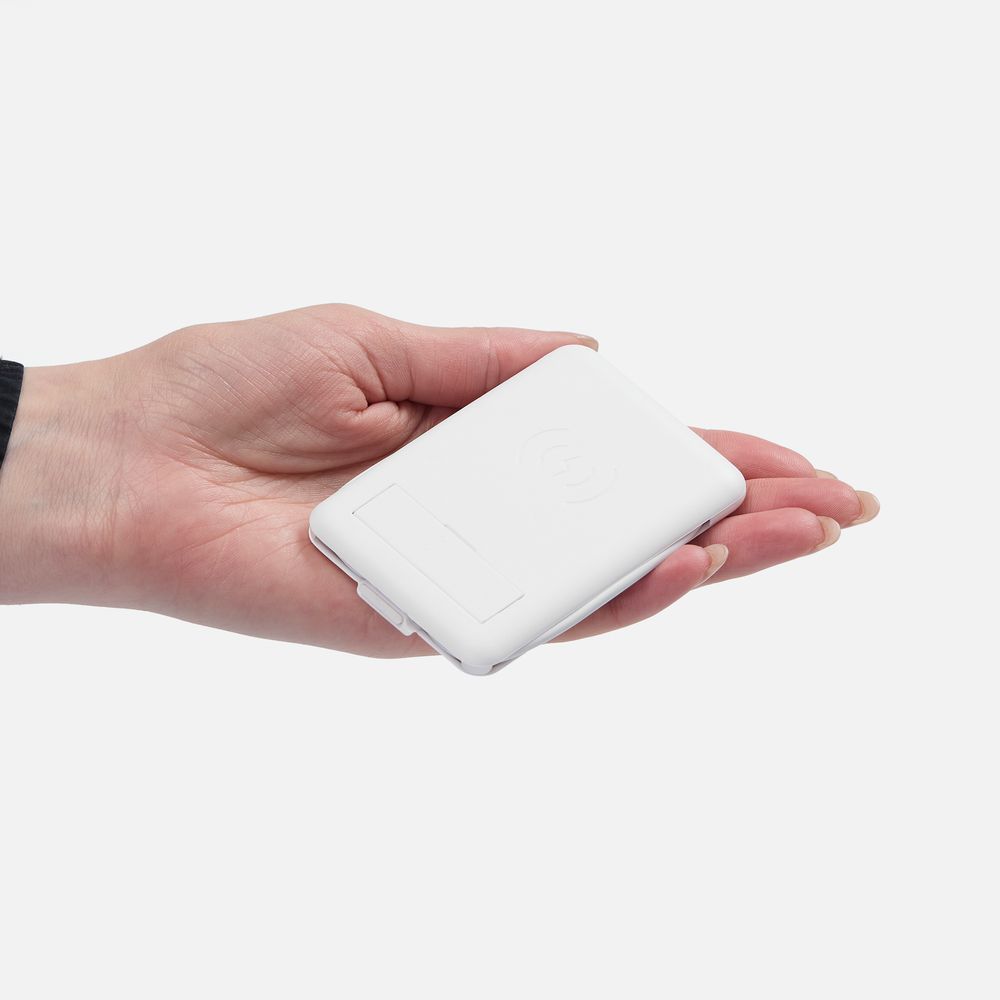 Органайзер с беспроводной зарядкой и набором адаптеров Octopod, белый арт. 16877.60 Органайзер с беспроводной зарядкой и набором адаптеров Octopod, белый арт. 16877.60