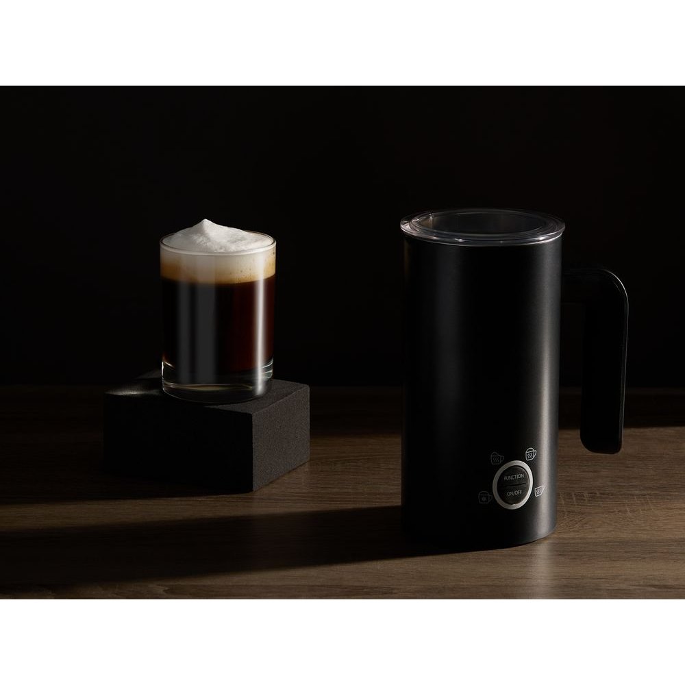 Электрический вспениватель молока Creamistry, черный арт. 19403.30 Электрический вспениватель молока Creamistry, черный арт. 19403.30