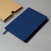 Ежедневник недатированный Solas, формат А5, с магнитом темно-синий, кремовый блок в линейку Темно-синий