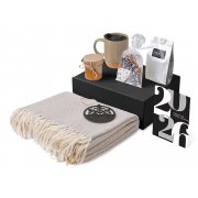 Подарочный набор «Re:Nest» с пледом, кружкой и вареньем