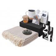 Подарочный набор «Re:Nest» с пледом, кружкой и вареньем