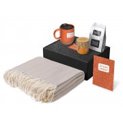 Подарочный набор «Re:y. Nest» с пледом, кружкой и вареньем