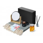 Подарочный набор «Re:f. Shelter» с пледом, зеркалом, свечой и диффузором