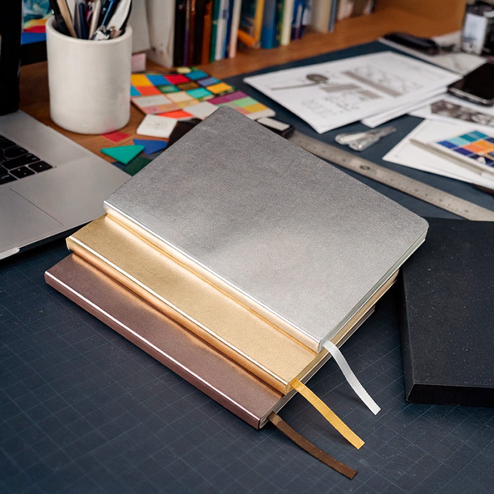 Бизнес-блокнот AURI, формат А5, серебристый, блок в линейку Серебро арт. 21244/47 Бизнес-блокнот AURI, формат А5, серебристый, блок в линейку Серебро арт. 21244/47