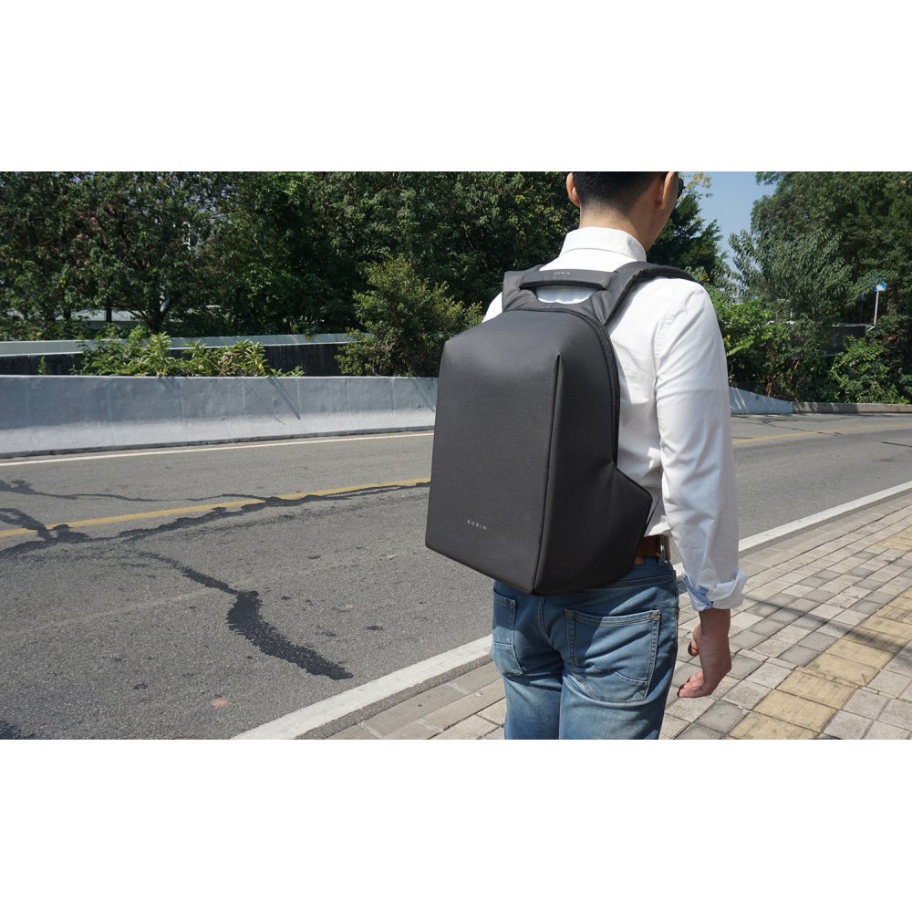 Рюкзак KORIN HiPack 43х33х16 см, черный арт. K11C Рюкзак KORIN HiPack 43х33х16 см, черный арт. K11C