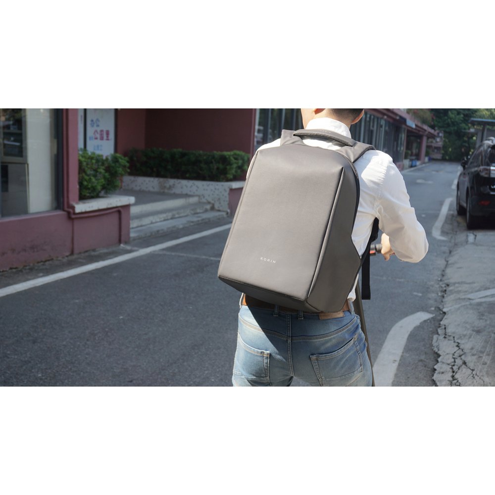 Рюкзак KORIN HiPack 43х33х16 см, черный арт. K11C Рюкзак KORIN HiPack 43х33х16 см, черный арт. K11C