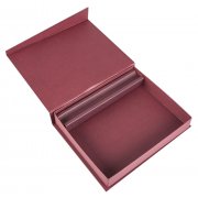 Коробка Duo под ежедневник и ручку, бордовая арт. 1639.55 Коробка Duo под ежедневник и ручку, бордовая арт. 1639.55