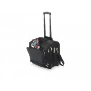 Чемодан на колесиках