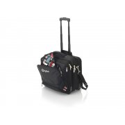 Чемодан на колесиках