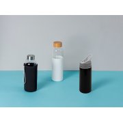 Стеклянная бутылка для воды в силиконовом чехле «Refine»