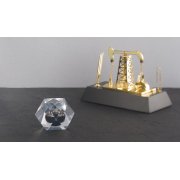 Пресс-папье "Нефтяная капля" прозрачный