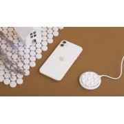 Беспроводное (15W) зарядное устройство "Липкий Бандит" с присосками белый