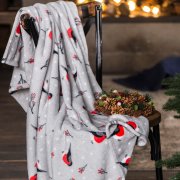 Плед новогодний "Снегири" в подарочной коробке, 130х150 см серый, красный