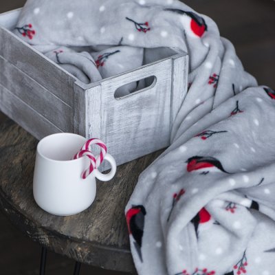 Плед новогодний  "Снегири" в подарочной коробке, 130х150 см серый, красный