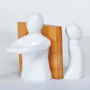 Солонка и перечница "Объятия" в упаковке, 9х8х9,5см, фарфор, бамбук коричневый, белый