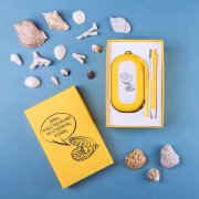 Набор SEASHELL-2: универсальное зарядное устройство (6000 mAh) и ручка в подарочной коробке белый, голубой арт. 25303/22