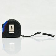 Рулетка GRADE с металлическим клипом 5 м., синяя, пластик Черный