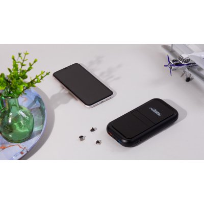 Беспроводное ЗУ "Fast & Furious", 10000 mAh, с быстрой (22.5W/15W) зарядкой, с магнитным кабелем и набором переходников, с подсветкой логотипа черный