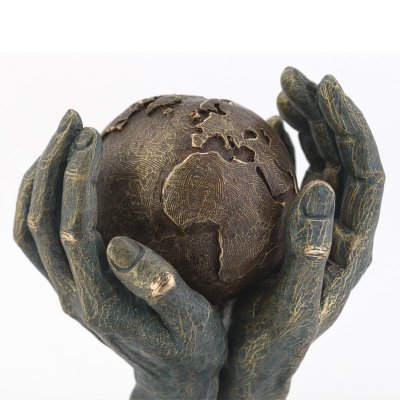 Скульптура "Мир в твоих руках" бронзовый