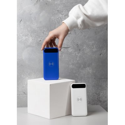Беспроводное зарядное устройство "Quantum", 10000 mAh с цифровым индикатором заряда белый