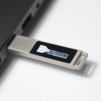 USB flash-карта LED с белой подсветкой (32Гб), серебристая, 6,6х1,2х0,45 см, металл серебристый