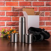 Термос, 2 кружки в чехле: 26х16х10 см; термос 500 мл; кружки 220 мл; металл, нейлон серебристый, черный