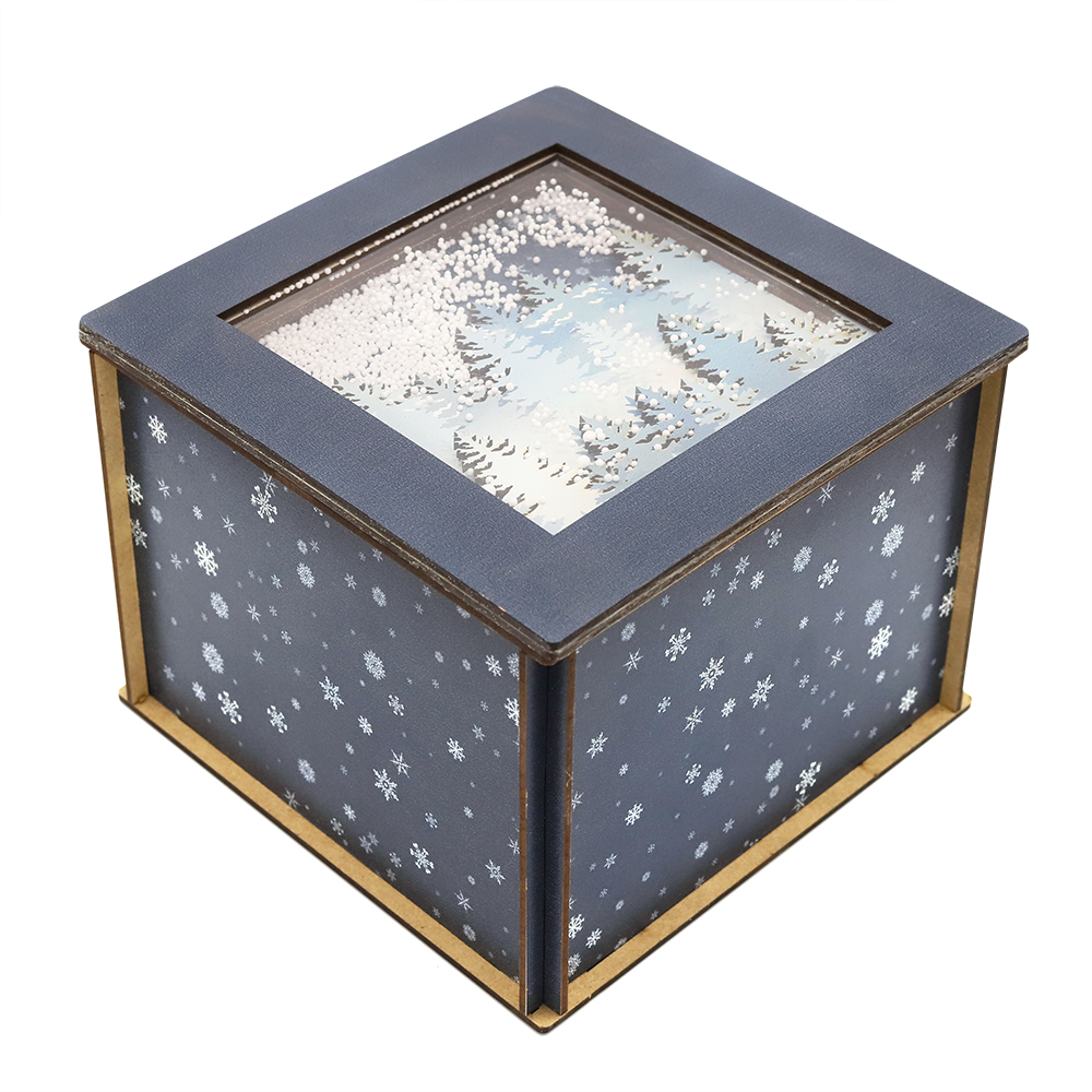 Лес в снегу (квадратная, темная) - упаковка новогодняя из дерева арт. 53214 Лес в снегу (квадратная, темная) - упаковка новогодняя из дерева арт. 53214