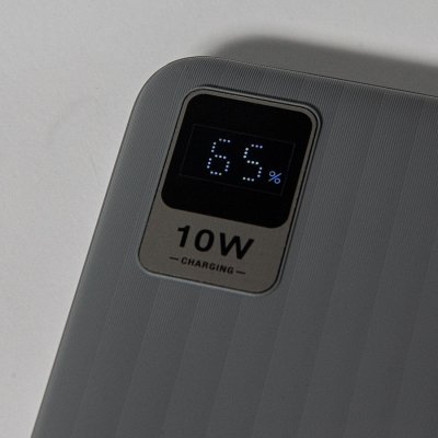 Универсальный аккумулятор OMG Wave 10 (10000 мАч), серый, 14,9х6.7х1,6 см Серый