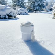 Термокружка вакуумная герметчная Clive с дисплеем, белого цвета