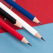 Карандаш чернографитный трехгранный TRINITY Белый