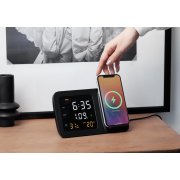 Настольные часы "Smart Screen" с беспроводным (15W) зарядным устройством, гигрометром, термометром, календарём, с подсветкой логотипа черный