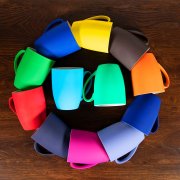 Кружка SWEET с прорезиненным покрытием Голубой арт. 23500/124 Кружка SWEET с прорезиненным покрытием Голубой арт. 23500/124