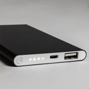 Универсальный аккумулятор Al 4 (4000 мАч), черный, 11х6.9х0,98 см Черный арт. 37169/35 Универсальный аккумулятор Al 4 (4000 мАч), черный, 11х6.9х0,98 см Черный арт. 37169/35