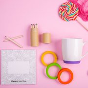 Набор подарочный IMPRESSIONISTA: альбом, набор цветных карандашей, кружка, коробка, стружка разные цвета арт. 35024